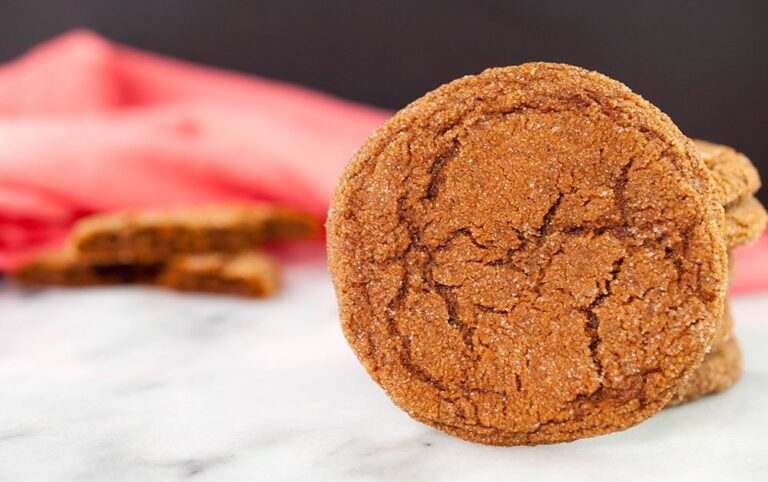 Ginger Snaps are crisp on the outside with a soft, chewy center, packed with warm spices and a hint of molasses. Perfect for dunking in tea or coffee!